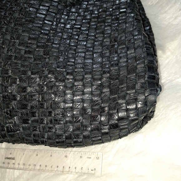 SALE. XL New leather shoulder bag from India - Picture 7 of 16